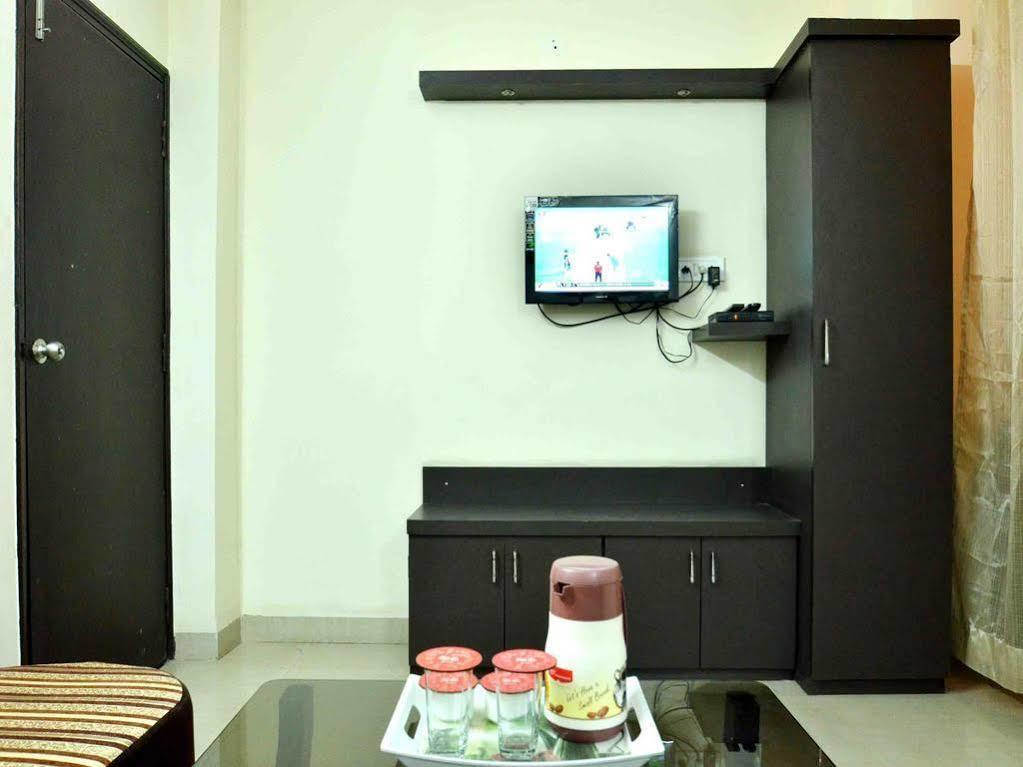 Oyo Bhawar Kuan Apartment Indore