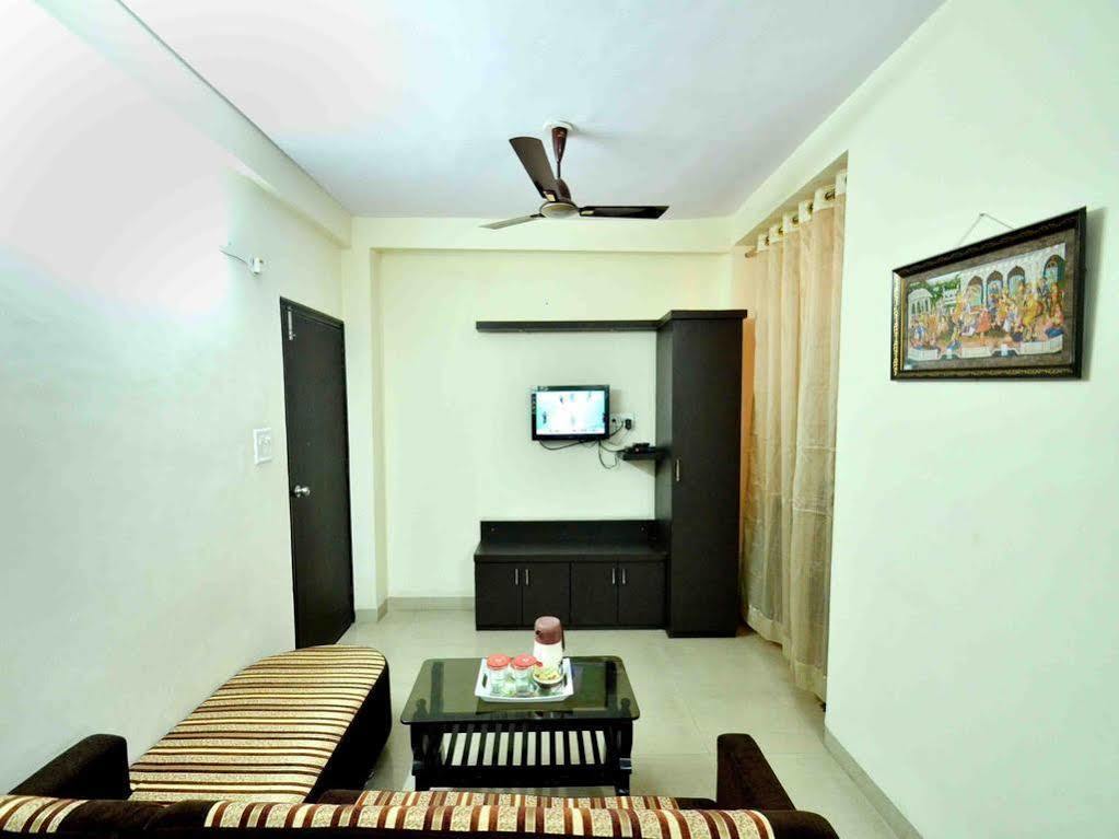 Oyo Bhawar Kuan Apartment Indore